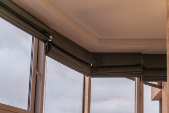 Horizontal rolling windows