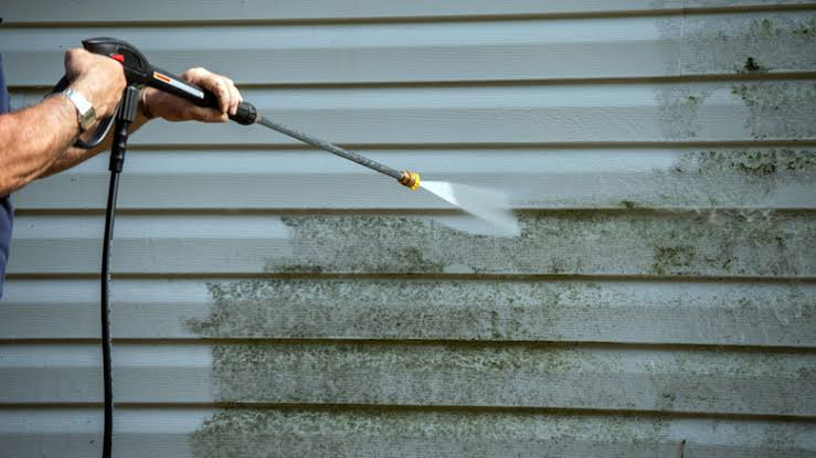 SAFETY CONSIDERATIONS WHEN CARRYING OUT PRESSURE WASHING